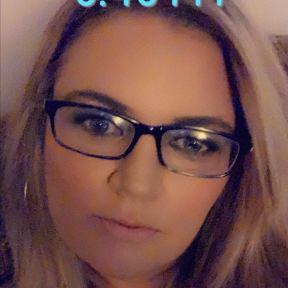 Meet your Posher, Melisa